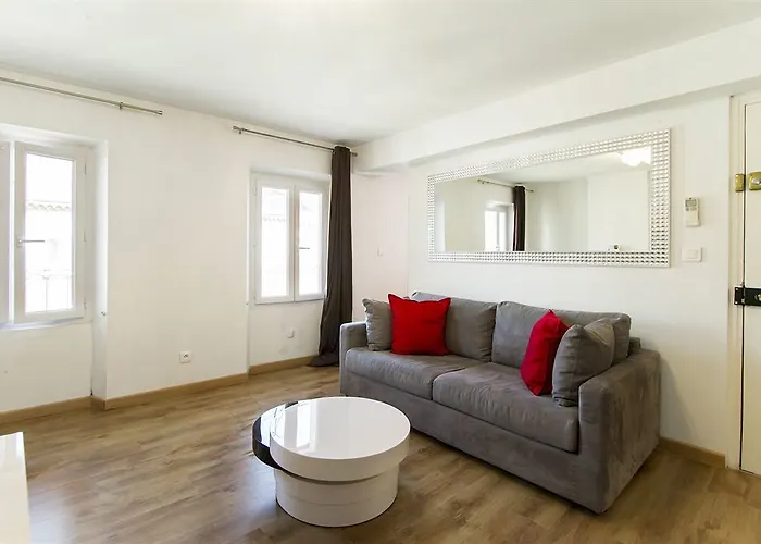 Florella Clemenceau Apartment