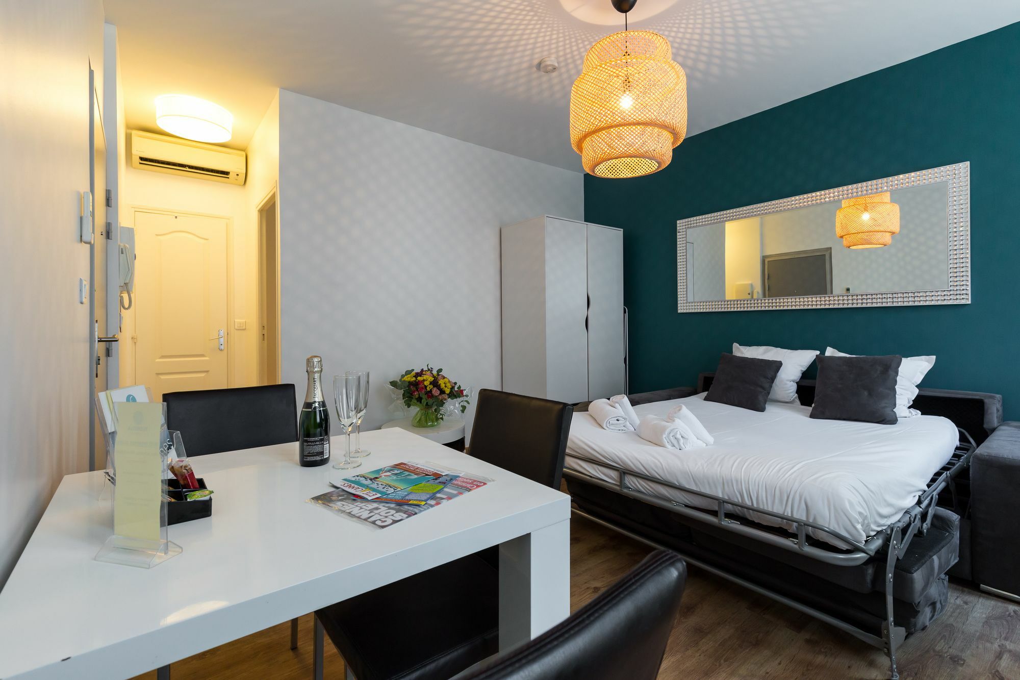 Florella Clemenceau Apartment